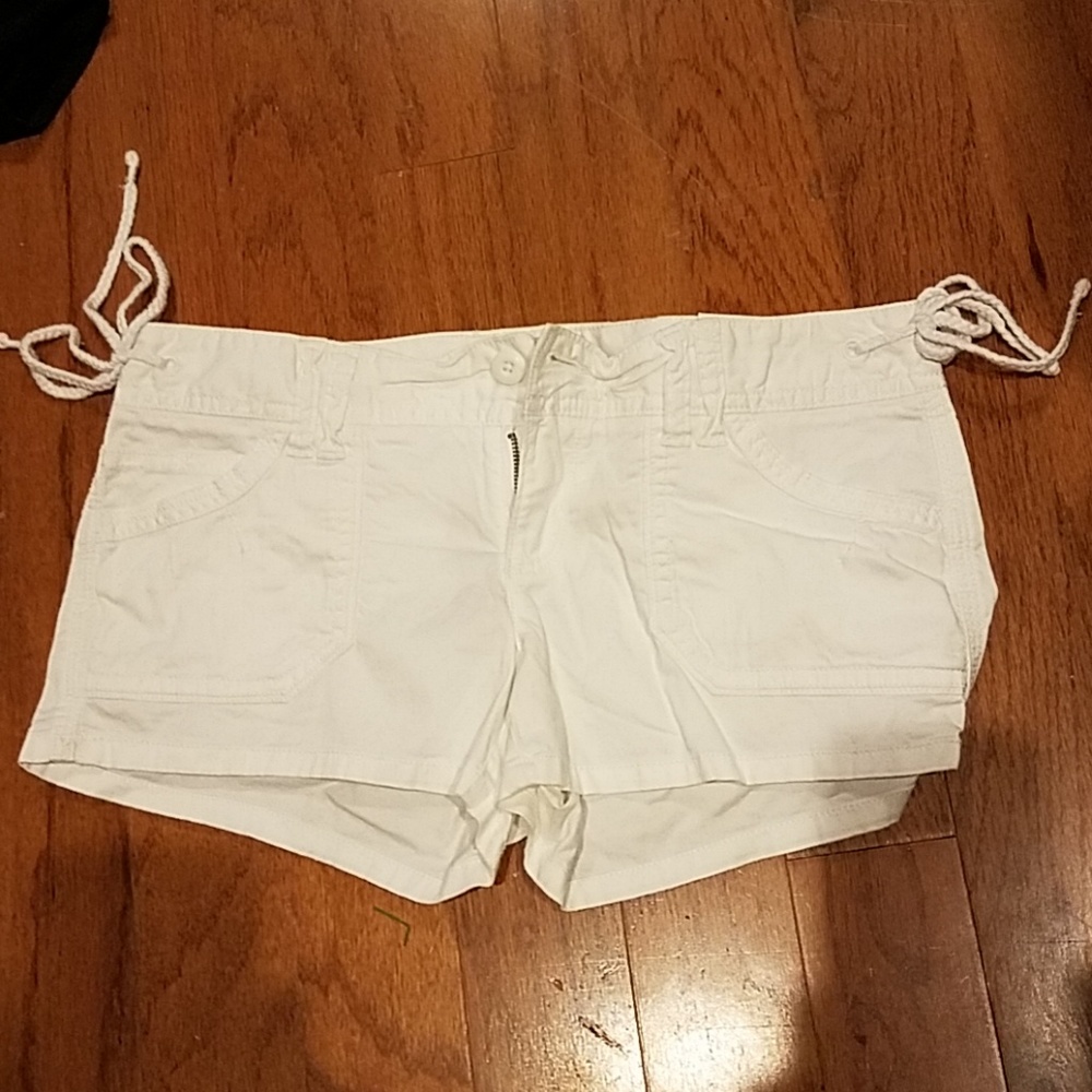 American Eagle Outfitters White Cotton Tie-Side Women’s Shorts